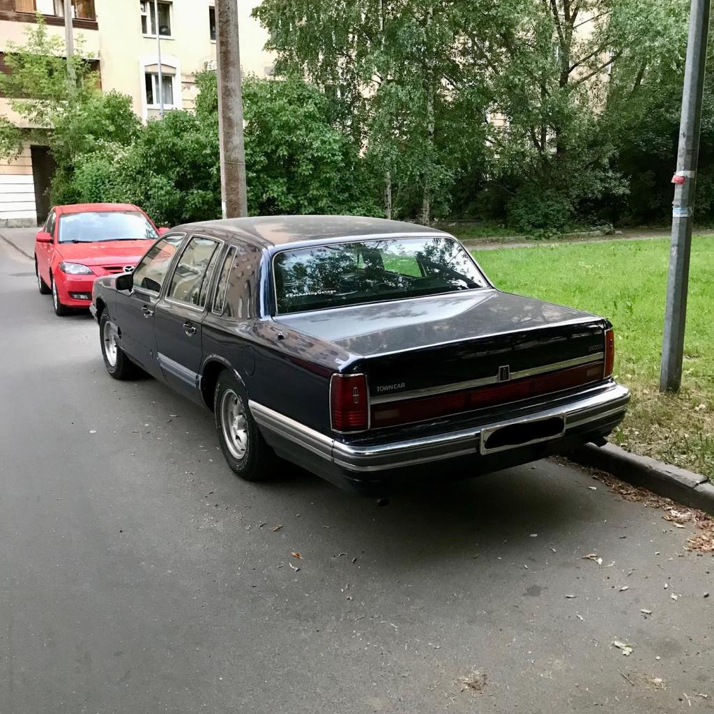 Lincoln town car (1990)