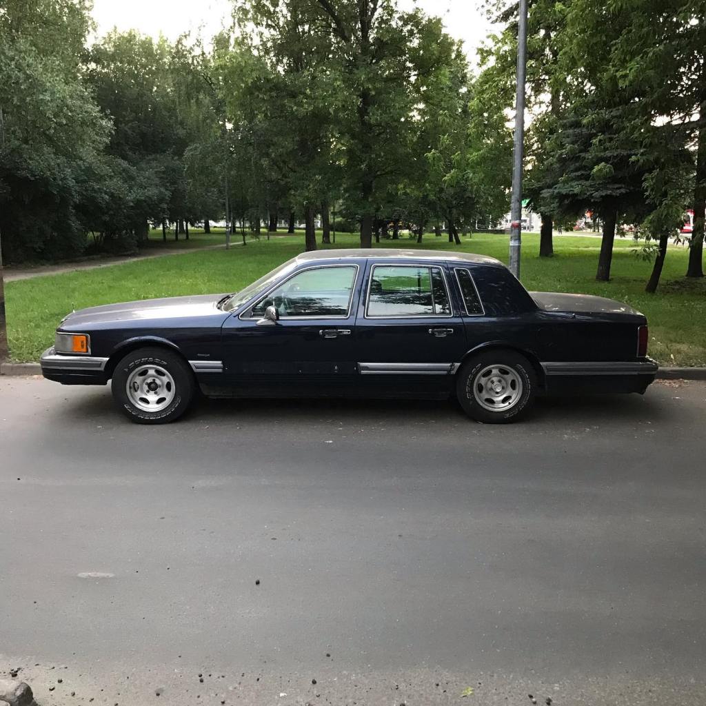 Lincoln Town Car