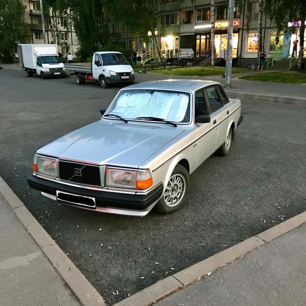 Volvo 240 Series (1974)