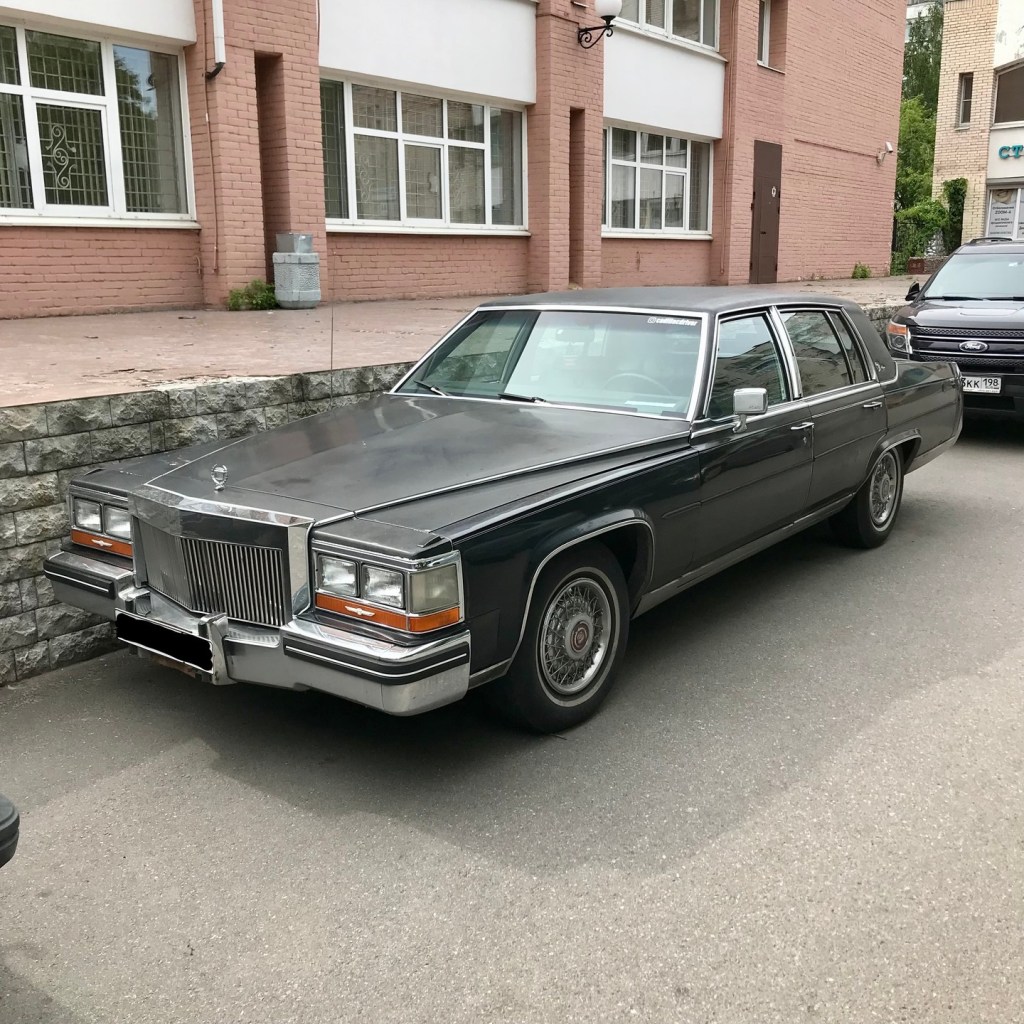 Cadillac Brougham (1986)