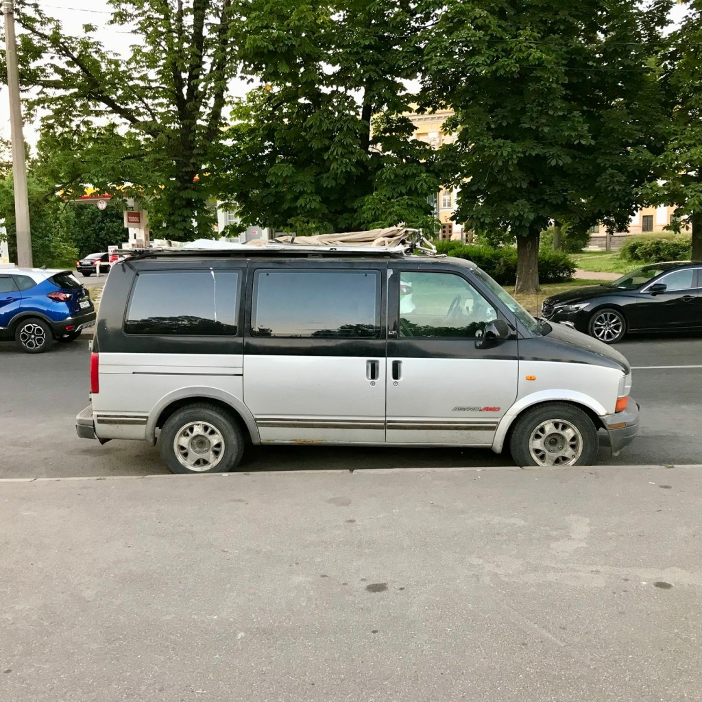 Chevrolet Astro Van