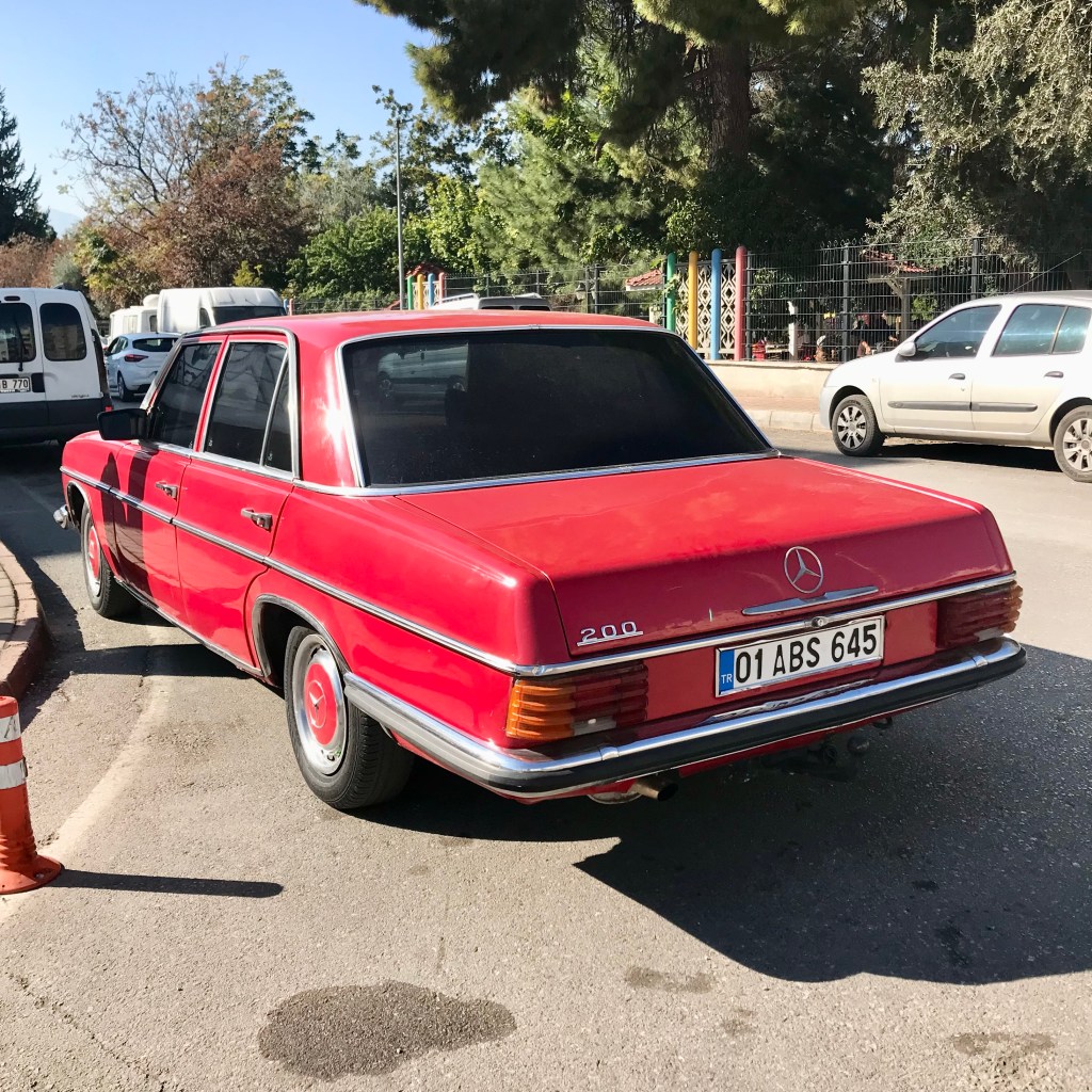 Mersedes-Benz W115-200 (1968)