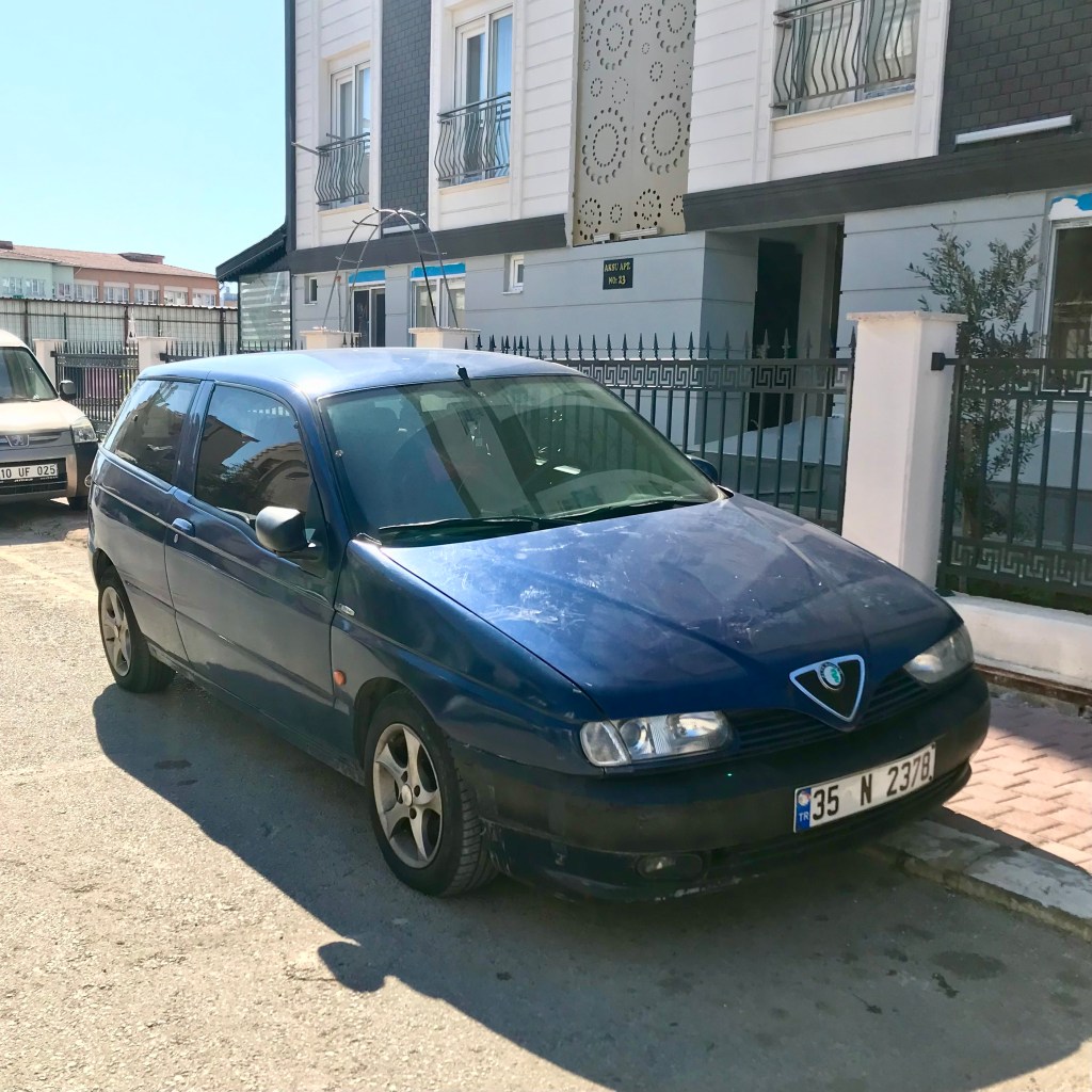 Alfa Romeo 145 (1994)