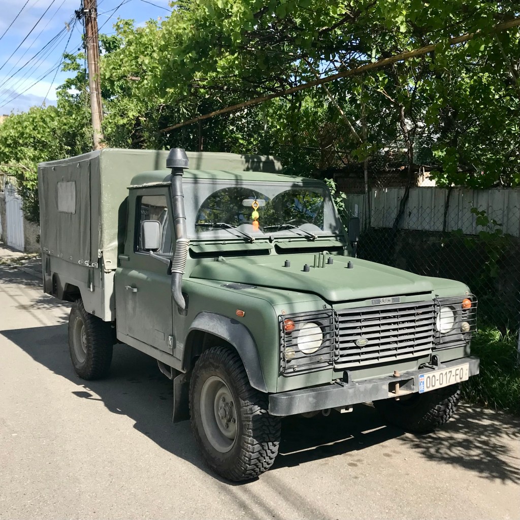 Land Rover Defender 110 (1983)