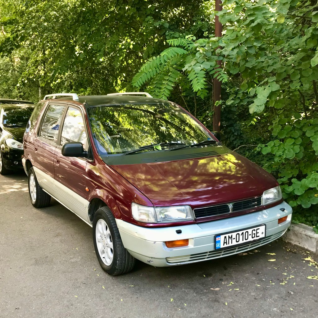 Mitsubishi Chariot (1991)