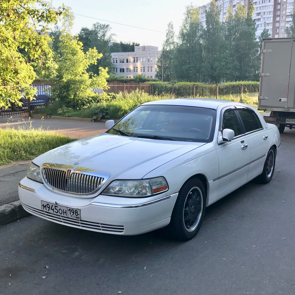 Lincoln Town Car (2003)