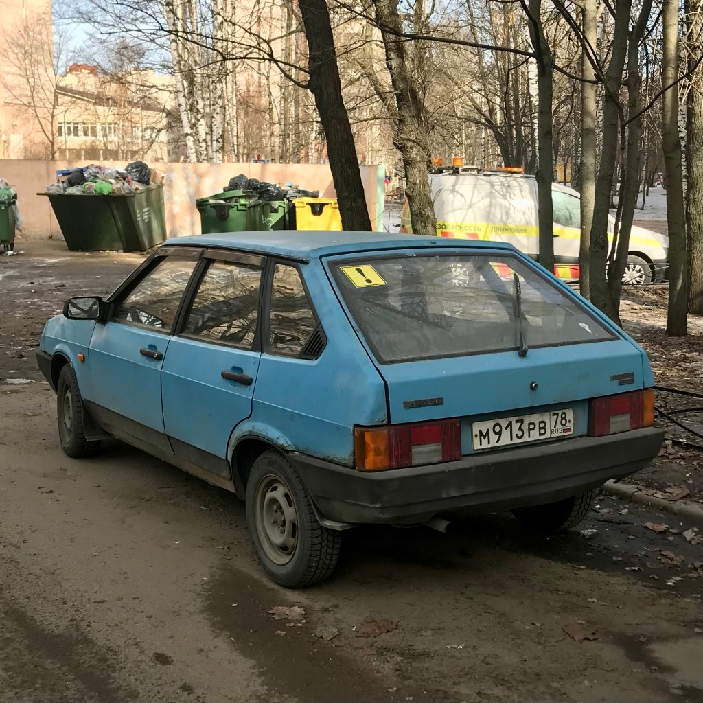 VAZ 2109 (1987)