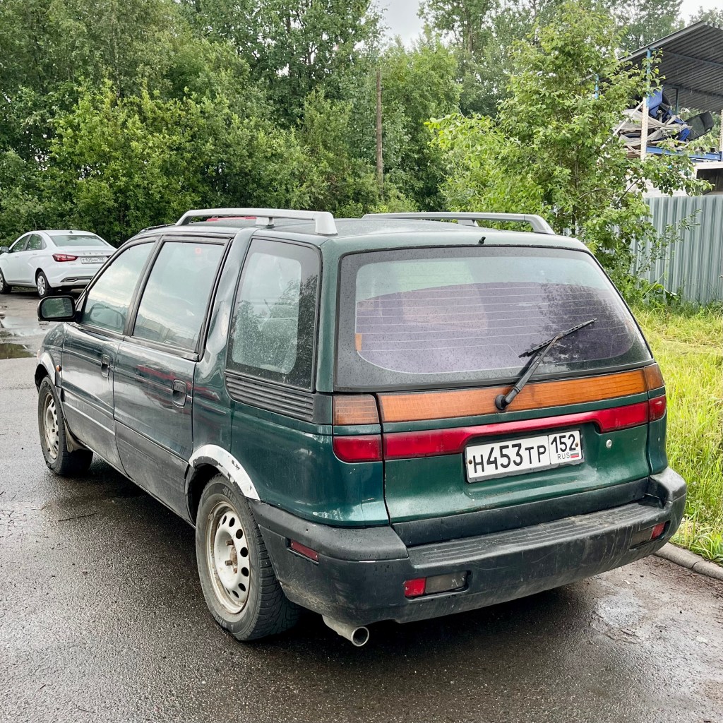 Mitsubishi Chariot (1991)