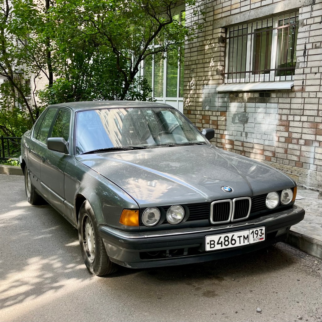 BMW 7 Series (E32) (1986)